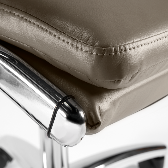 Modelo High Back Leather Executive Office Chair